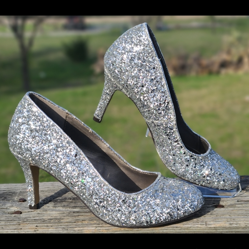 Michael Antonio Ma Finnea Glitter Pumps